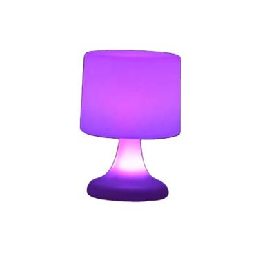 China Good Quality Home Wholesale Customized Rechargeable Outdoor Table Lamp for sale