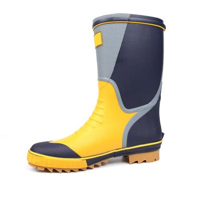 China Hot Selling Anti Puncture Fashionable Cheap Mens Rainboots Half Rainboots Men's Anti Puncture Rubber Boots For Work for sale