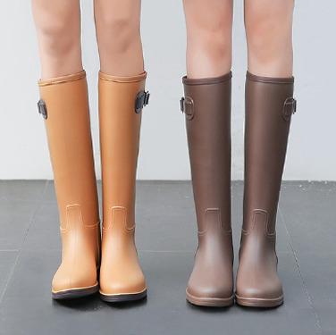 China Fashionable Waterproof Anti-skid PVC Rain Boots Women Rain Boots Knee High Boots for sale