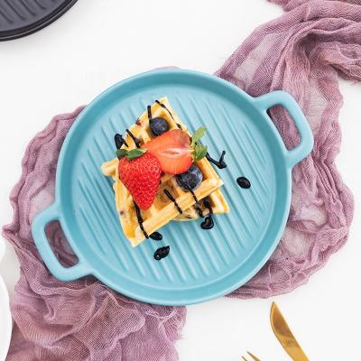 China Sustainable Hot Selling Nordic Ceramic Kitchen Baking Dish With Handle Creative Two-ear Ceramic Plate for sale