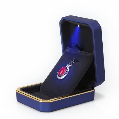 China Dali Luxury High-Quality Paint Counter Organizer Ring Jewelry Necklace Jewelry Display Boxes With Led Light for sale