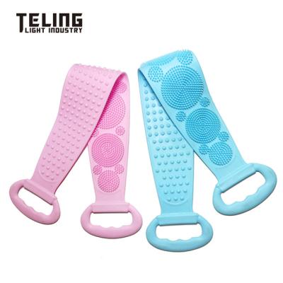 China Clean thickened and powerful back scrub towel with long silicone massage brush for sale