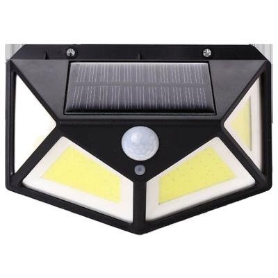 China Outdoor Polycarbonate Human Body Induction Courtyard Split Garage Light 20 High Brightness Lamp Beads Led IP65 Solar Wall Light for sale