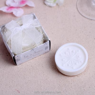 China Wedding Party Favor Guest Souvenirs Bomboniere Christmas Gifts Shower Favor Return Door Base Cleaning Bridal Gift Scented Snowfake Soap for sale