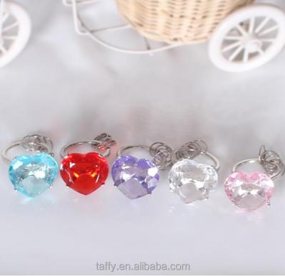 China Wedding Gifts Round Heart Bridal Shower Guest Souvenirs Crystal Wedding +Metal Diamond Ring Keychain Key Chain for sale