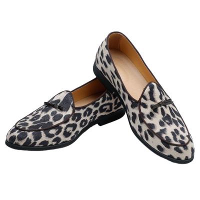 China Anti-Smell Men Dress Oxford Shoes Stylish Styles Fashion Leopard Print Loafer Flats For Night Club Style for sale