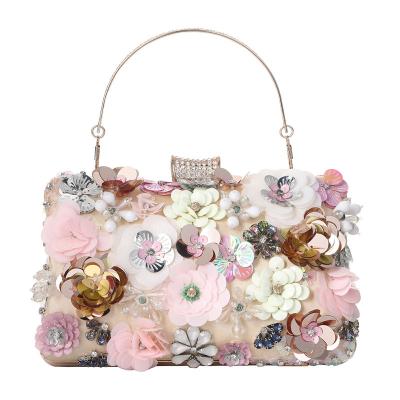 China Handmade Chain Bag Flower Evening Clutch Bag New Ladies Bag Bridal Evening Clutch Bag Beaded Ladies Bag » for sale