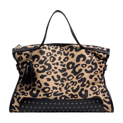 China 2022 new fashion women's Korean version of fashionable women's water proof bag leopard print shoulder bag women's bag for sale