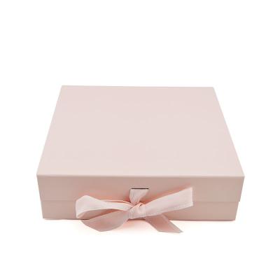 Китай Custom Fancy Paper Gift Box For Gift Packaging With Ribbon продается