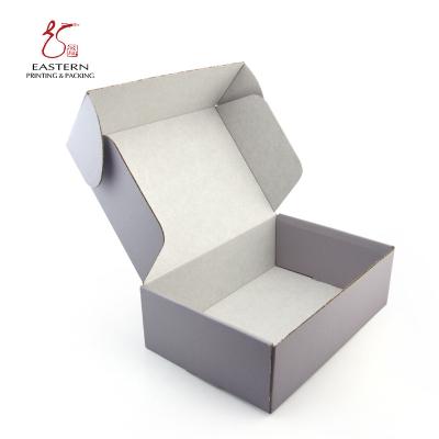 Chine Matte Corrugated Cardboard Box Warm Grey Garment Packaging Box à vendre