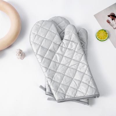 China Warmtebestendige katoenen ovenhandschoenen Oven mitts zilveren beklede kookhandschoenen voor keuken koken Te koop