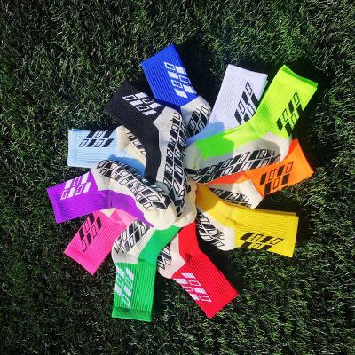 China 2022 Wholesale New Design Retro Anti Slip Grip Socks Breathable Grip Socks Sport Football Soccer Basketball Gym Tube Kickboxing Socks for sale