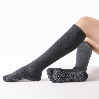 China 5 Toe Sports Pilates Knee Socks Winter QUICK DRY Warm Women Over The Knee High Yoga Long Anti Slip Socks for sale