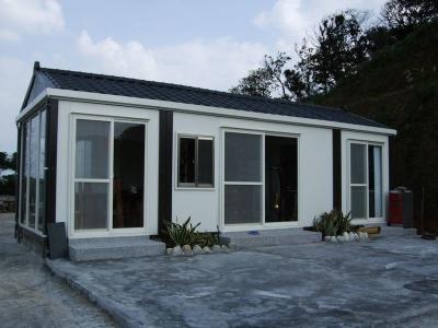 China Modular Modern Sandwich Panel Prefab House Office Building Using Reusable Materials for sale