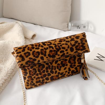 China Durable Wholesale Leopard Print Cross - Body Bag Women's Fashion Tassel Envelope Clutch Bag for sale