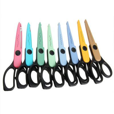 China Student Scissors Zig Zag Craft Shearing Scissors Lace Up Scissors With Different Shapes for sale