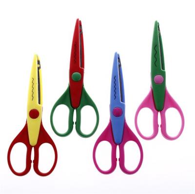 China QY-3002 DIY Eco-friendly Craft Decoration Large Wave Scissors for sale