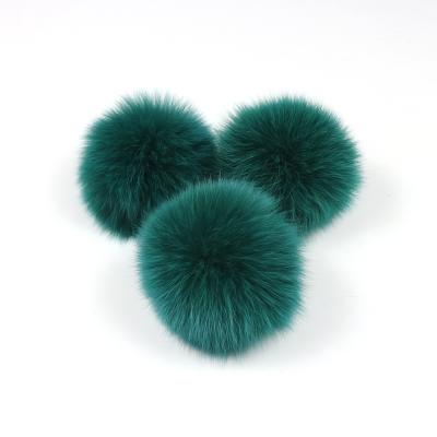 China 2022 new arrival auto hot sale big upholstery size 11 cm cheap real fur fox fur pom poms for hats fabric key warp for sale