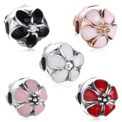 China Jewelry Lead Free Hot Trends Shape Shining Flower Silver Charm Bracelet Clasps for sale