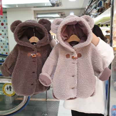 China KS1805 Anti-wrinkle Winter Baby Lamb Fur Coat Cute Bear Hooded Fur Coats For Babies for sale