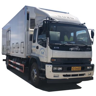 China Fiberglass 4x2 Japan 15 Ton FTR Chicken Transport Truck for sale