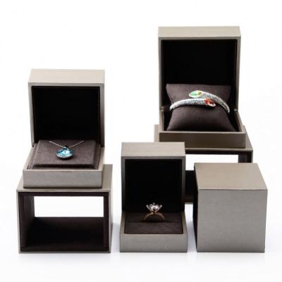 China Custom Wholesale Plastic Jewelry Box Microfiber Necklace Bracelet Elegant Ring Jewelry Packaging Box Gift Box for sale