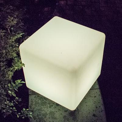 China Modern LED furniture cube chair/PE material LED cube seat light cube chair for sale