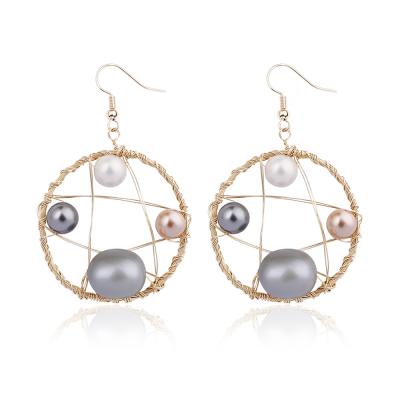 China Handmade BOHEMIA Shell Pearl Earrings Korean Drama Earring Pearl Wedding Round 18k Gold Hoop Earrings for sale