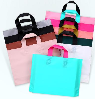 China Recyclable factory handle bag design supermarket bag wholesale shopping packaging with printing logo for sale