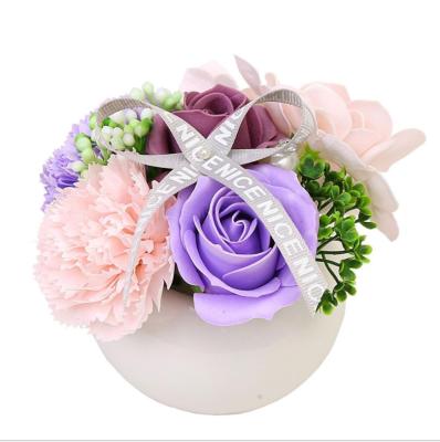 China 2021 New Arrival Environmental Friendly Birthday Gift Round Aromatherapy Candle Soap Flower Gift Box For Girlfriend Mother Valentine's Day for sale