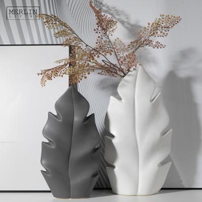 China Custom Minimalist Nordic Design Matte Vase Art Shape Leaf Ceramic White Decorative Vase and Porcelain for Living Room Decor Modern Home Vase for sale