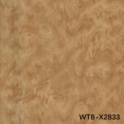 China Caramelo de madera recompuesto WTB-X2833 espesor 0,45 mm personalizado para decoración de hoteles en venta