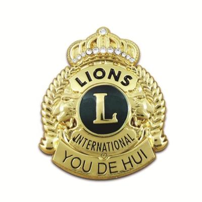 China Around The World Gold Lion Club Bulk Lapel High Quality Pin With Diamonds for sale