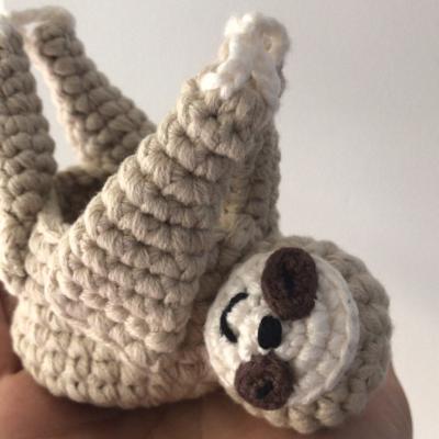 China Handmade Knitted Hanging Hanging Flowerpot Dresser Mini Fleshy Sloth Flowerpot Crochet Basket Animal Sloth Flowerpot for sale