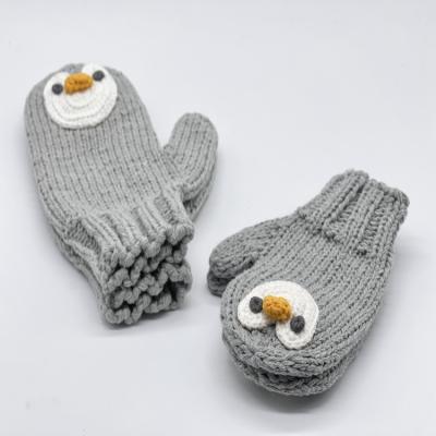 China Keep Warm Penguin Knitted Gloves Animal Cartoon Keep Warm Handwoven Outdoor Cold Gloves for sale