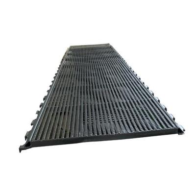 China Triangular Hog Farrowing Floor Steel Hog Crate Slatted Flooring Hot Dipped Galvanized for Sow Crate Farrowing Slatted Flooring for sale