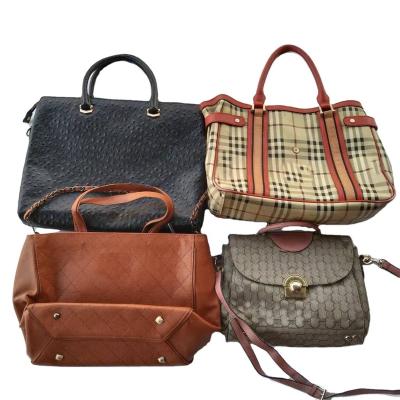 China Branded second hand mixed clothes used bags branded ladies brand used clothes for sale