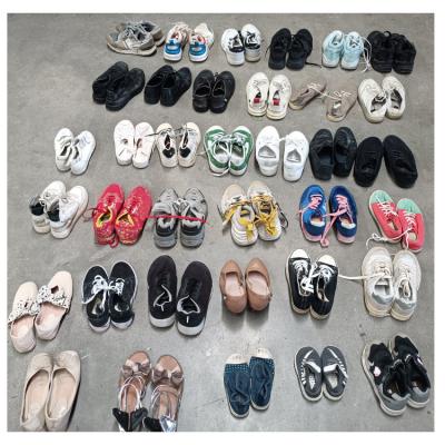 China Hongyang mixed shoes bulk sale second hand shoes mixed adults and children used shoes for sale for sale