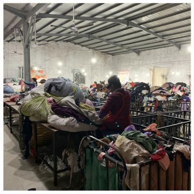 China Mixed second-hand clothing rainbow thrift clothes factory sells used adults and children clothes container for sale