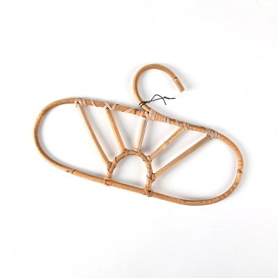 China Viable High Quality Creativity Rattan Adhesive Rattan Wooden Multifunctional Wall Hook for sale