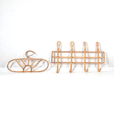 China Newest Sustainable High Quantity Best Selling Fashion Stock Natural Wood Rattan Wall Hook for sale