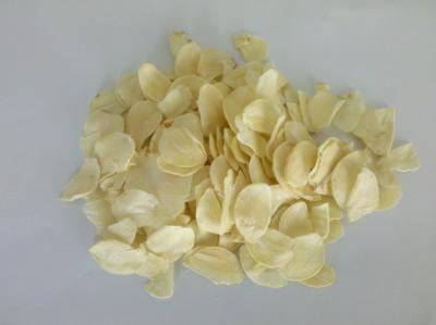 China Hellgelbe getrocknete Knoblauch-Hülsen keine reinen neuen Knoblauch-Materialien der Zusatz-100% zu verkaufen