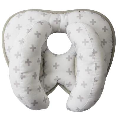 China Washable Baby Neck Pillow Baby Head Pillow Apple Shape Special For Stroller / Car Seat for sale