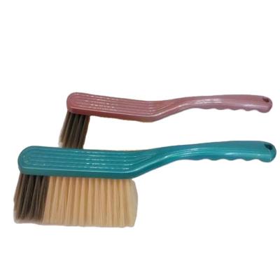 China Viable wholesale manufacturer of household, dusting and cleaning stabilized feeds bed brushes, long handle brushes for sale