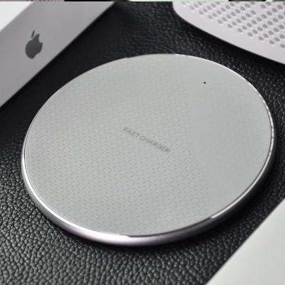 China 2023 Mobile Phone Chargineer Tech Phone Battery USB Fast Charger For iPhone Samsung Xiaomi Oppo Wireless Charger for sale