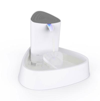 China Sustainable Pet Water Feeder Pet Electric Circulation Automatic Pet Fountain for sale