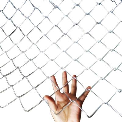 China Easily Assembled Hot Dipped Galvanized 9 Gauge Chain Link Wire Mesh Fence for sale