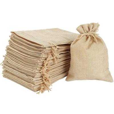 China Gift Wrapping Beige Burlap Bag with Drawstring Gift Bag Jewelry Canvas Organizer Small Burlap Bag for Gifts, DIY Openers, Candy, Jewelry for sale