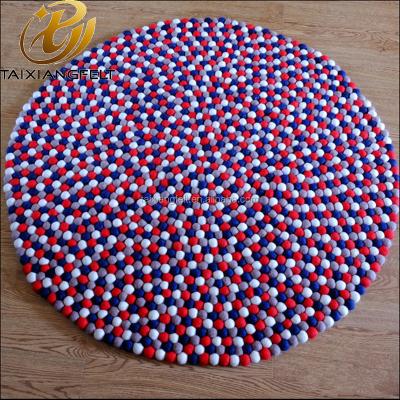 China Home Decoration Handmade Felt Ball Blanket Nepal Ball Blanket Handmade Felt Ball Blanket Anti-Slip Felt Blanket for sale