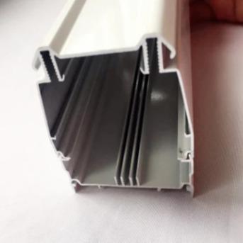 中国 6063 White Black Aluminum Extrusion Profile Square Precision Factory Outlet 販売のため